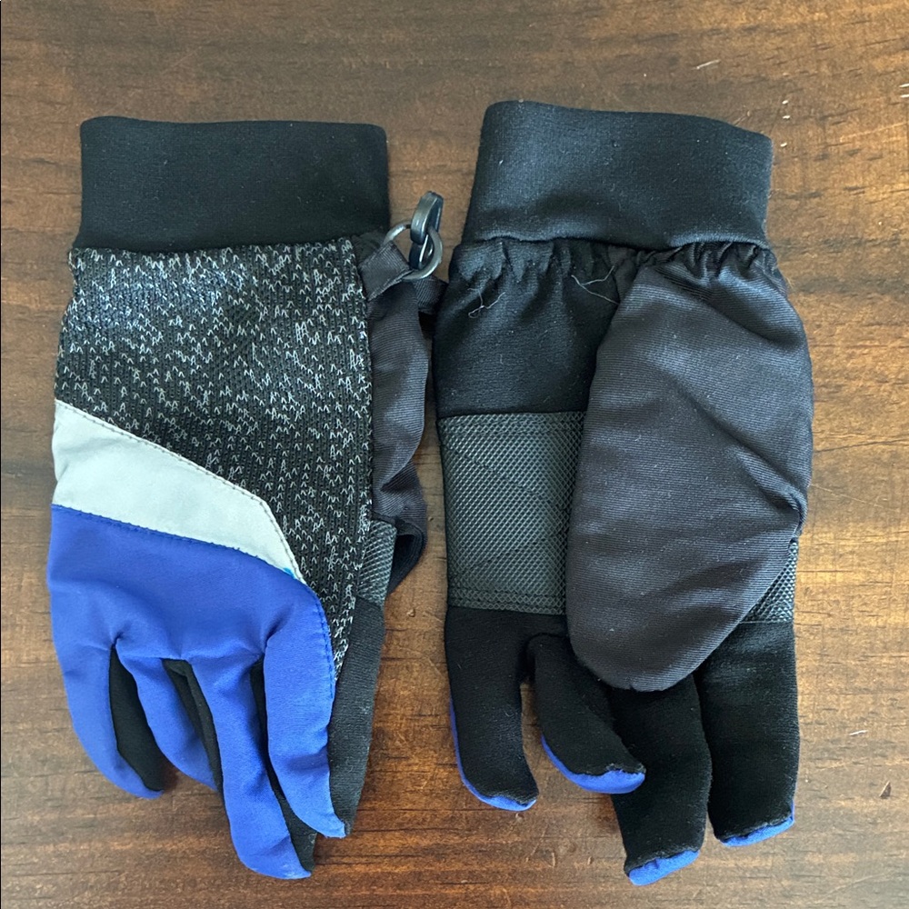 Nice boys gloves size 4-7